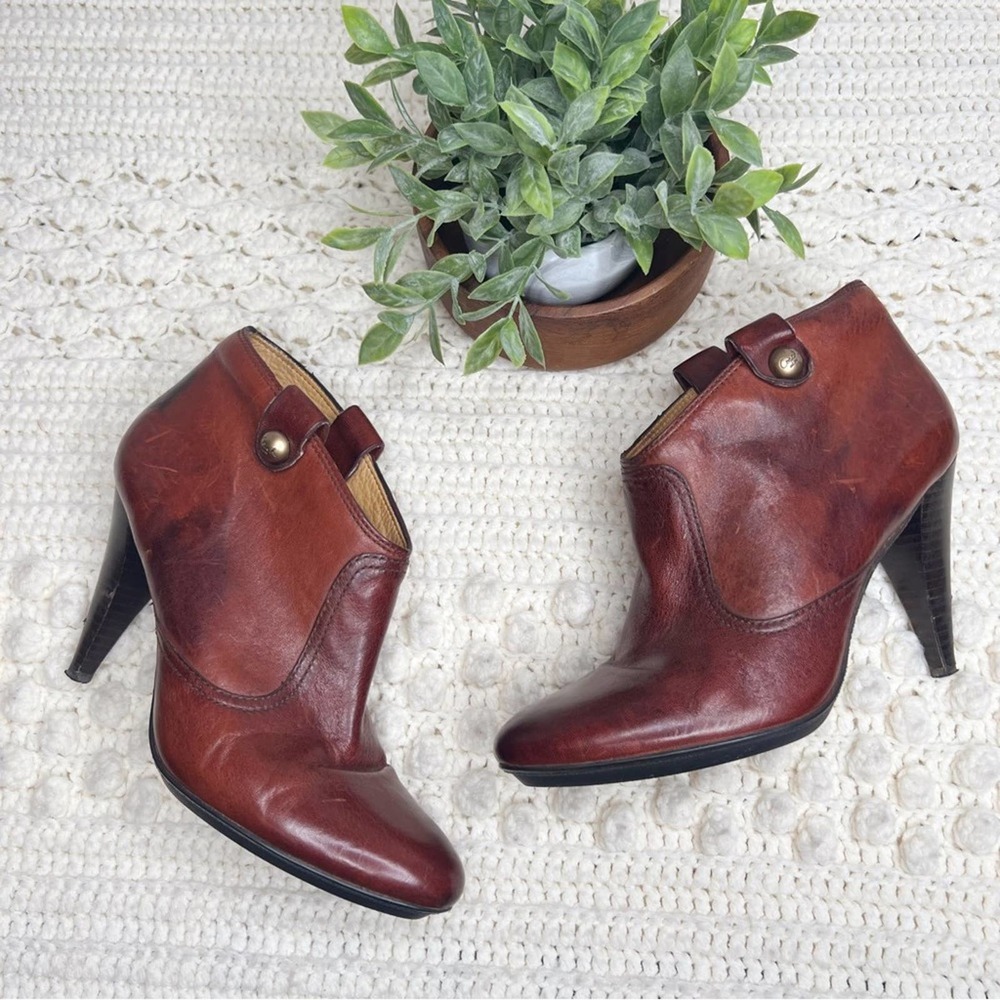 COACH Women’s Aliza Waxy Leather Heeled Ankle Boot Booties Rust Rich Brown 8